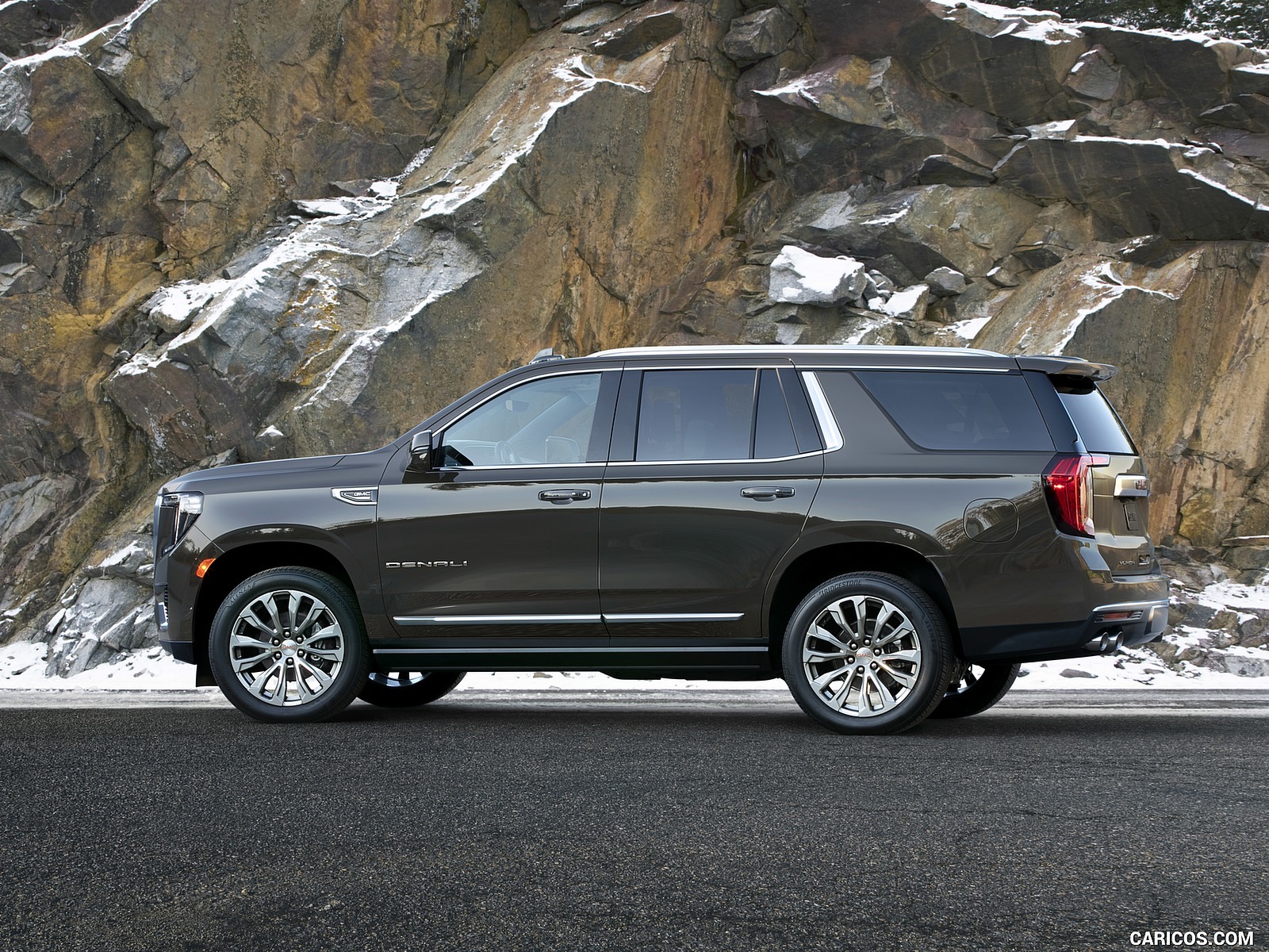 2021_gmc_yukon_36_1600x1200